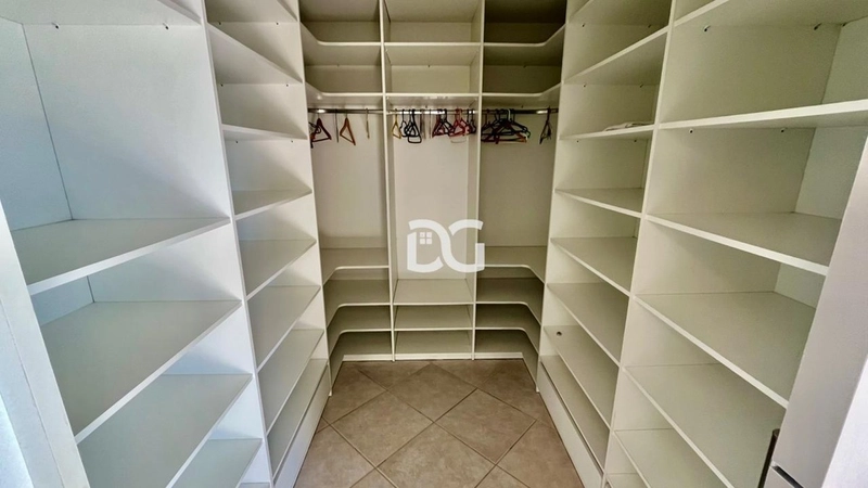 Casa ampla e aconchegante, composta por 4 dormitórios, sendo 2 suítes: 20ª foto da galeria de imagens do imóvel