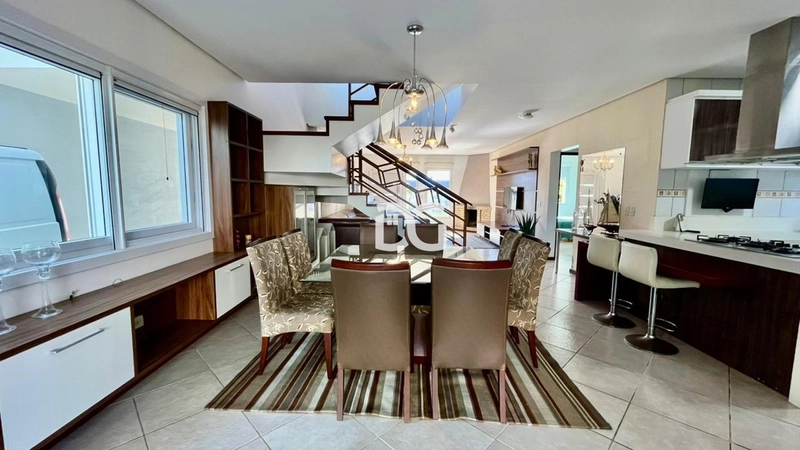 Casa ampla e aconchegante, composta por 4 dormitórios, sendo 2 suítes: 5ª foto da galeria de imagens do imóvel