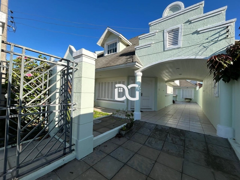 Casa aconchegante e espaçosa, ideal para quem busca conforto e lazer.