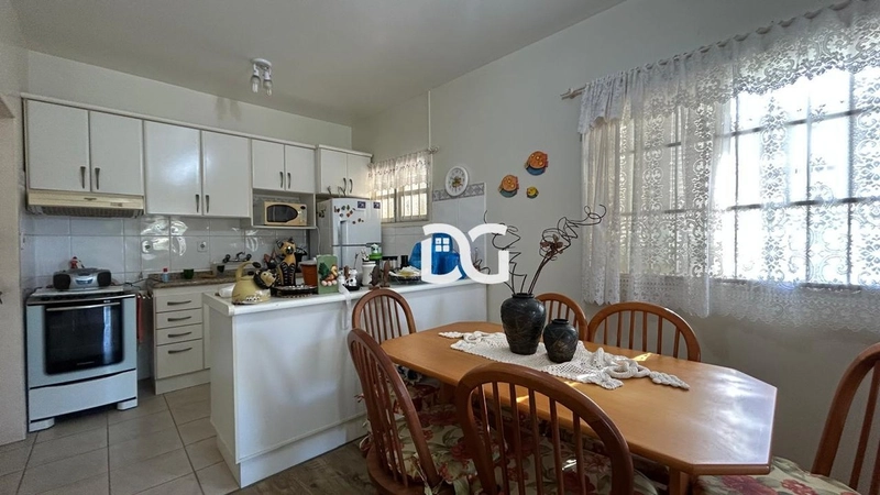 Casa aconchegante e espaçosa, ideal para quem busca conforto e lazer.: 7ª foto da galeria de imagens do imóvel