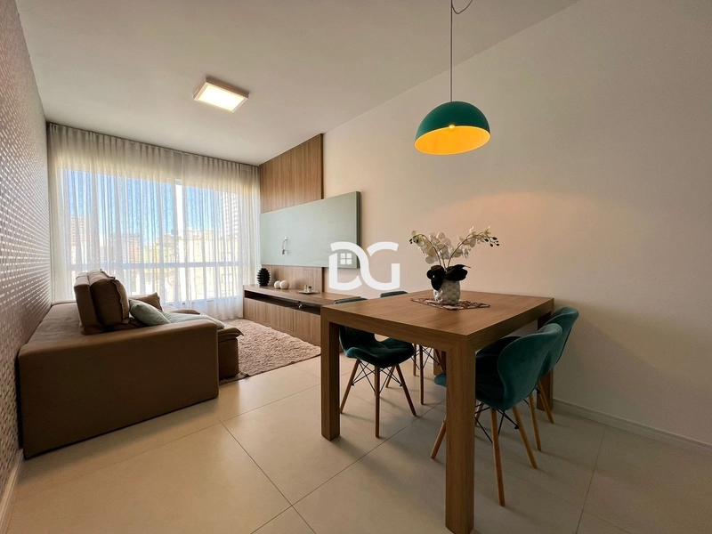 Apartamento elegante com sala de estar e jantar integradas: 2ª foto da galeria de imagens do imóvel