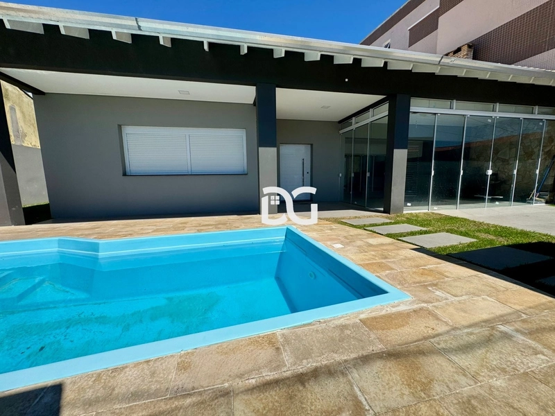 Excelente residência a apenas 200 metros do mar: 4ª foto da galeria de imagens do imóvel