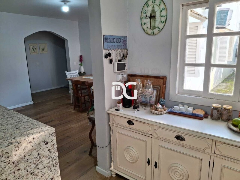 Casa ampla com 4 dormitórios, sendo 2 suítes: 14ª foto da galeria de imagens do imóvel