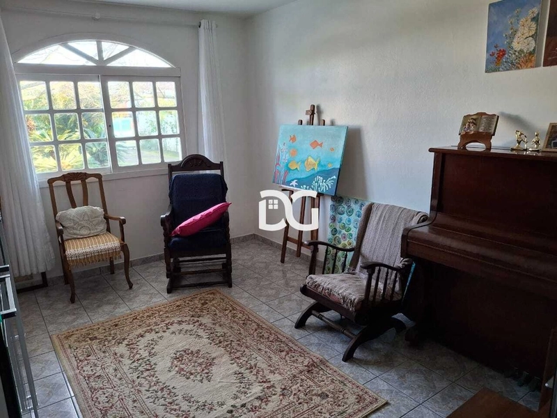 Casa ampla com 4 dormitórios, sendo 2 suítes: 22ª foto da galeria de imagens do imóvel