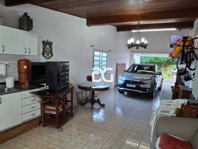 Casa ampla com 4 dormitórios, sendo 2 suítes: 24ª foto da galeria de imagens do imóvel