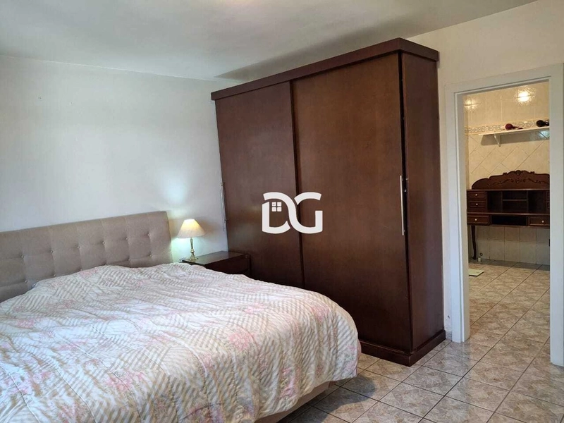 Casa ampla com 4 dormitórios, sendo 2 suítes: 19ª foto da galeria de imagens do imóvel