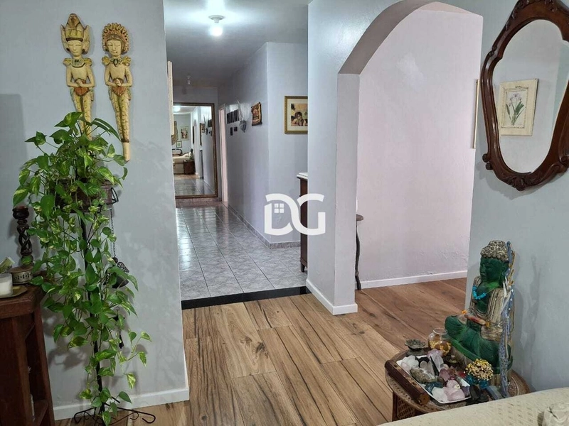 Casa ampla com 4 dormitórios, sendo 2 suítes: 16ª foto da galeria de imagens do imóvel