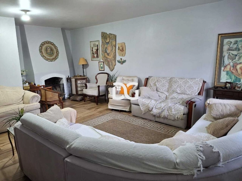 Casa ampla com 4 dormitórios, sendo 2 suítes: 10ª foto da galeria de imagens do imóvel