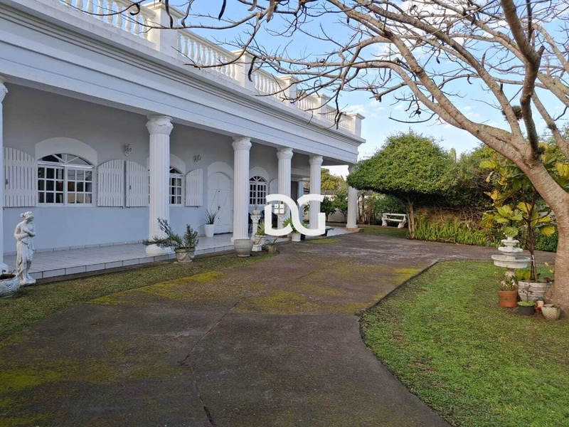 Casa ampla com 4 dormitórios, sendo 2 suítes: 2ª foto da galeria de imagens do imóvel