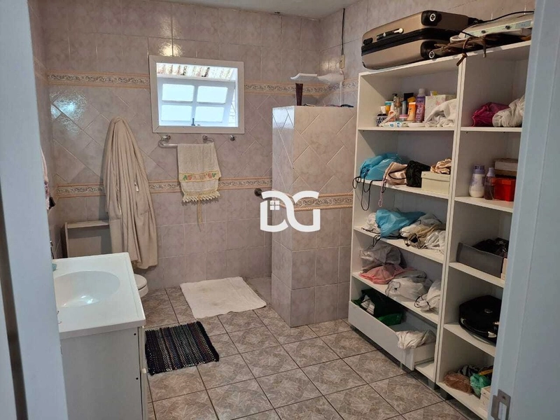 Casa ampla com 4 dormitórios, sendo 2 suítes: 23ª foto da galeria de imagens do imóvel