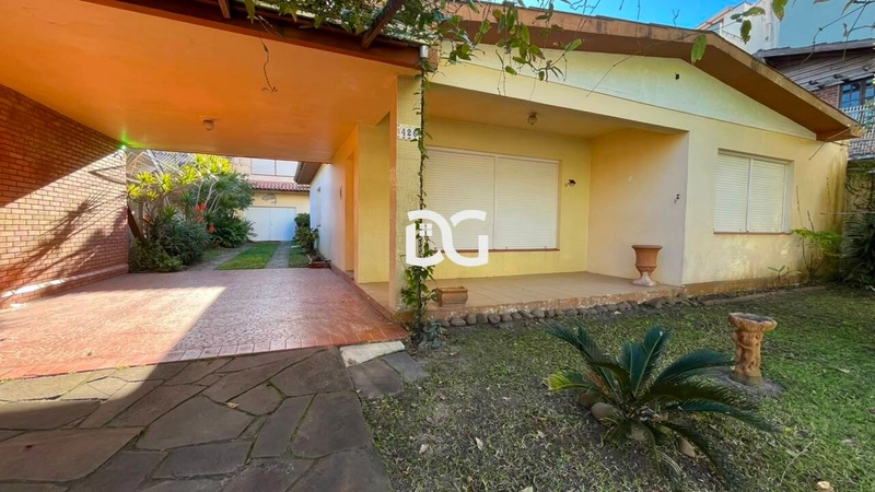 Casa ampla e mobiliada, ideal para famílias que buscam conforto: 1ª foto da galeria de imagens do imóvel