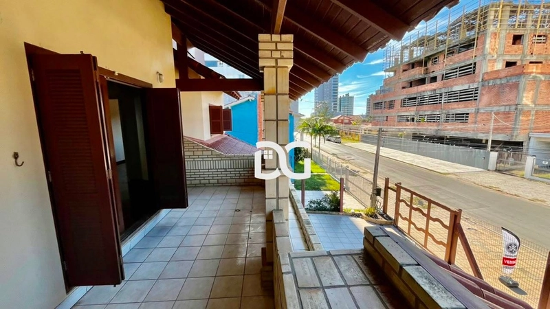Casa ampla e bem distribuída, composta por 5 dormitórios: 20ª foto da galeria de imagens do imóvel