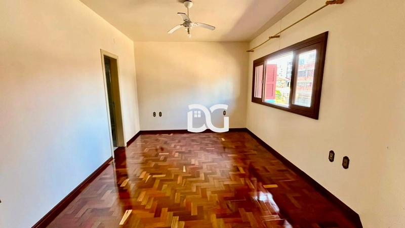 Casa ampla e bem distribuída, composta por 5 dormitórios: 17ª foto da galeria de imagens do imóvel