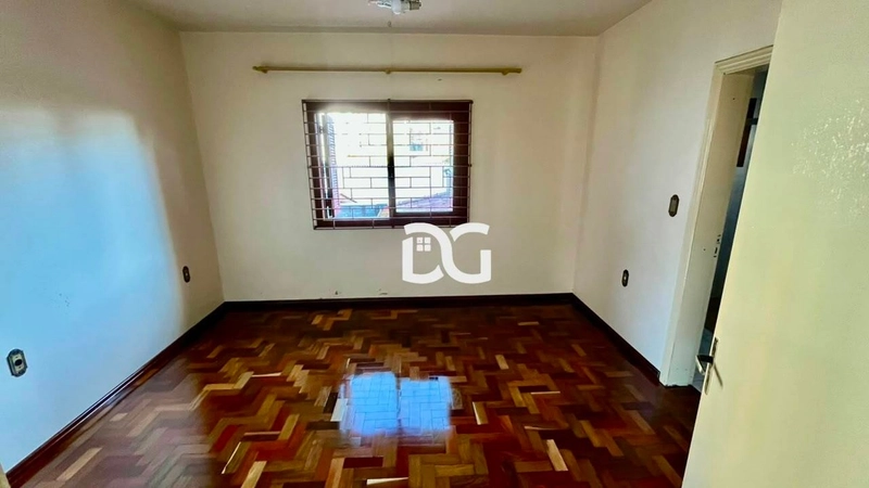 Casa ampla e bem distribuída, composta por 5 dormitórios: 16ª foto da galeria de imagens do imóvel