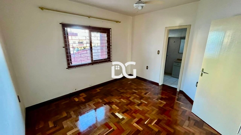 Casa ampla e bem distribuída, composta por 5 dormitórios: 15ª foto da galeria de imagens do imóvel