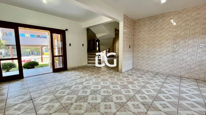 Casa ampla e bem distribuída, composta por 5 dormitórios: 7ª foto da galeria de imagens do imóvel
