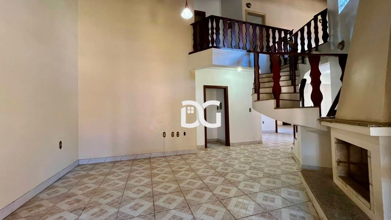 Casa ampla e bem distribuída, composta por 5 dormitórios: 5ª foto da galeria de imagens do imóvel