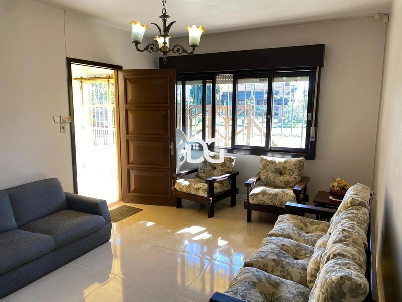 Casa com 2 dormitórios, banheiro social, sala de estar e jantar: 3ª foto da galeria de imagens do imóvel