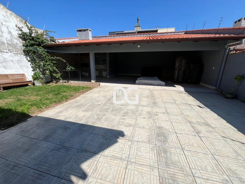 Ampla residência com distribuição dos ambientes com 5 dormitórios: 5ª foto da galeria de imagens do imóvel
