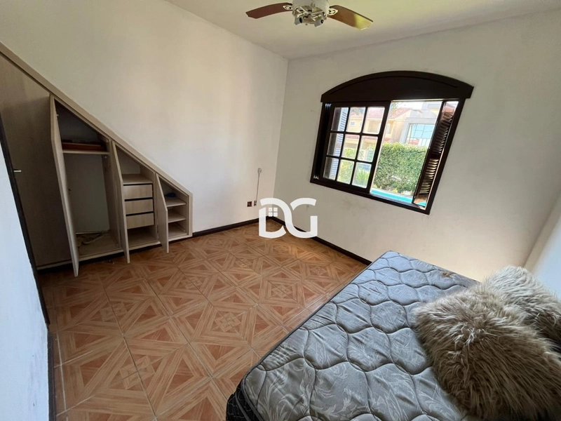 Ampla residência com distribuição dos ambientes com 5 dormitórios: 3ª foto da galeria de imagens do imóvel