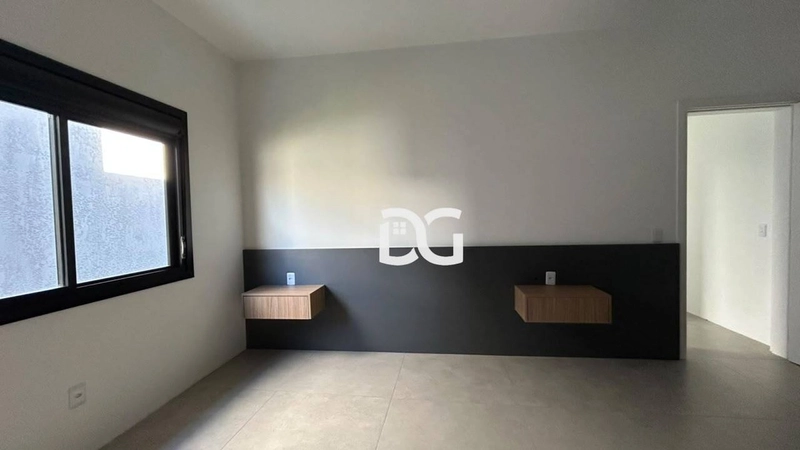 Casa em condomínio com arquitetura moderna e ambientes amplos: 12ª foto da galeria de imagens do imóvel