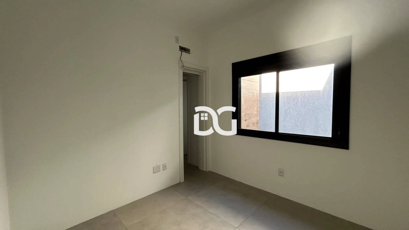 Casa em condomínio com arquitetura moderna e ambientes amplos: 17ª foto da galeria de imagens do imóvel