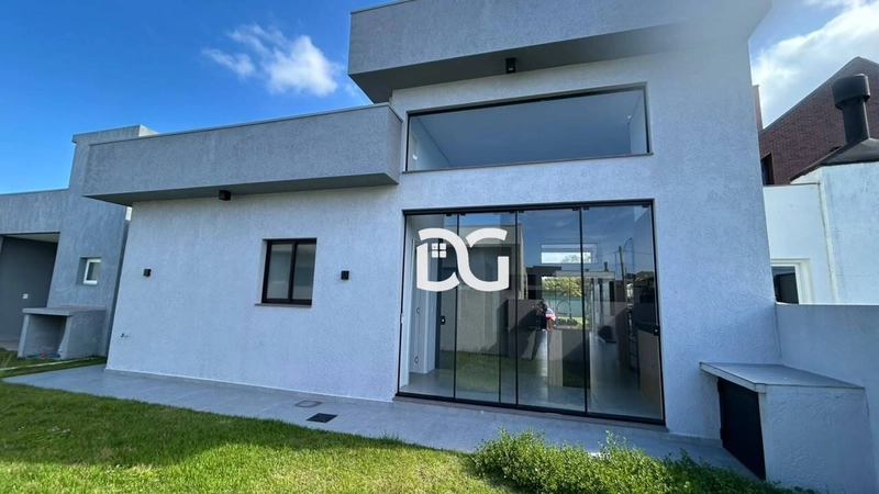 Casa em condomínio com arquitetura moderna e ambientes amplos: 19ª foto da galeria de imagens do imóvel