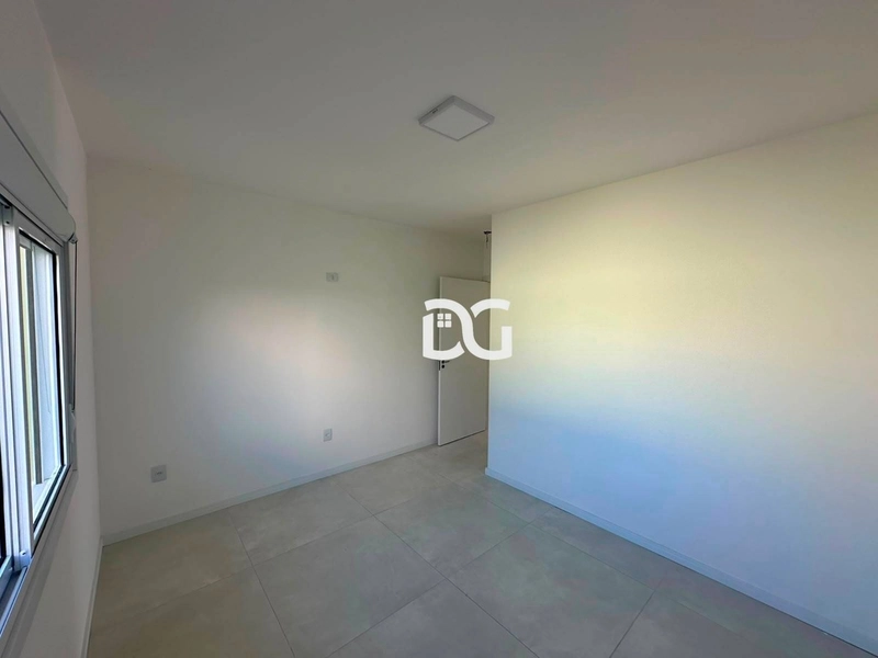 Casa ampla e bem distribuída, composta por 2 dormitórios: 10ª foto da galeria de imagens do imóvel