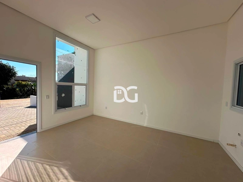 Casa ampla e bem distribuída, composta por 2 dormitórios: 4ª foto da galeria de imagens do imóvel