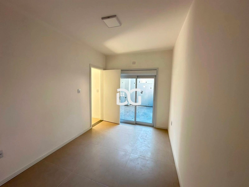 Casa ampla e bem distribuída, composta por 2 dormitórios: 6ª foto da galeria de imagens do imóvel