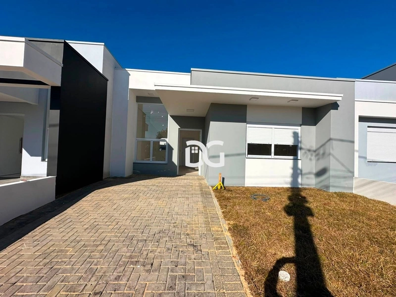 Casa ampla e bem distribuída, composta por 2 dormitórios: 2ª foto da galeria de imagens do imóvel