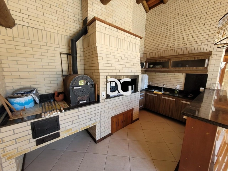 Excelente sobrado de alvenaria com 5 dormitórios e 3 suites: 12ª foto da galeria de imagens do imóvel