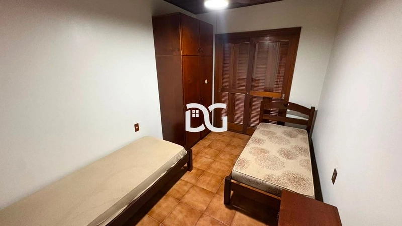 Casa composta de 5 dormitórios, sendo 1 suíte: 15ª foto da galeria de imagens do imóvel