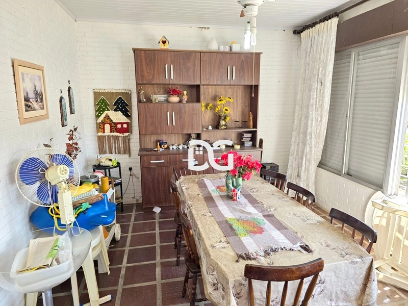 Casa semi-mobiliada com excelente estrutura! Possui 03 dormitórios: 10ª foto da galeria de imagens do imóvel