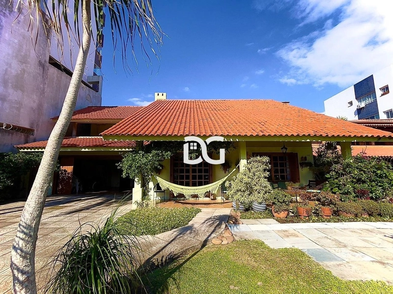 Casa ampla e funcional, ideal para sua família!