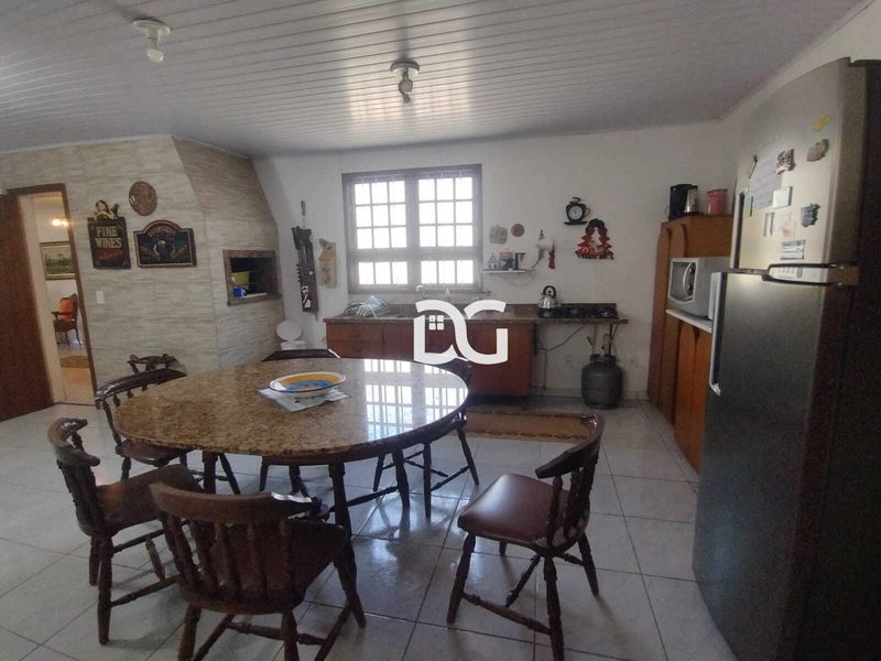 Imóvel com 3 dormitórios, 2 banheiros sociais, sala de estar e jantar: 14ª foto da galeria de imagens do imóvel