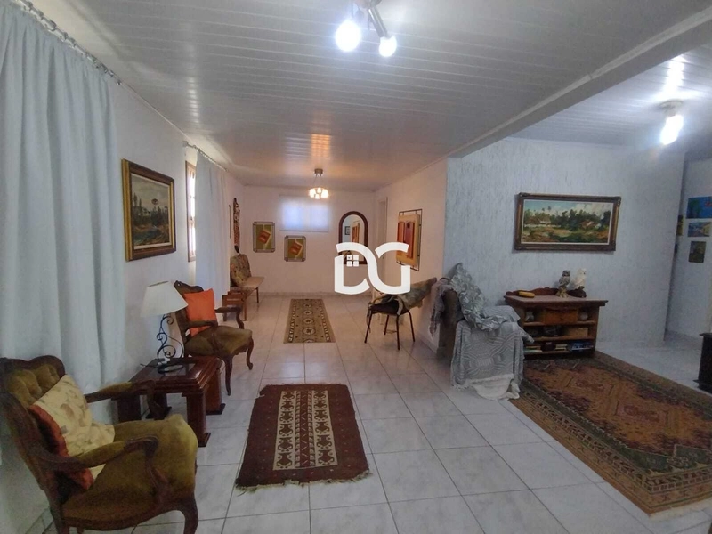 Imóvel com 3 dormitórios, 2 banheiros sociais, sala de estar e jantar: 10ª foto da galeria de imagens do imóvel
