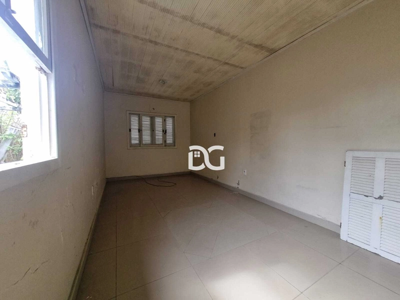 Casa ao lado da Avenida Atlântica com terreno amplo: 8ª foto da galeria de imagens do imóvel