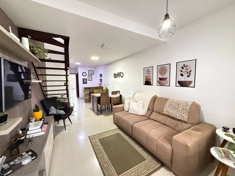 Duplex de 2 suítes com ótima posição solar e excelente localização