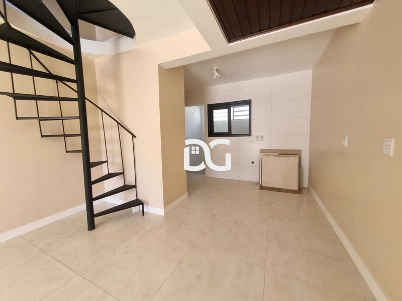 Duplex sem mobília, com 2 dormitórios, sendo 1 deles com sacada: 5ª foto da galeria de imagens do imóvel