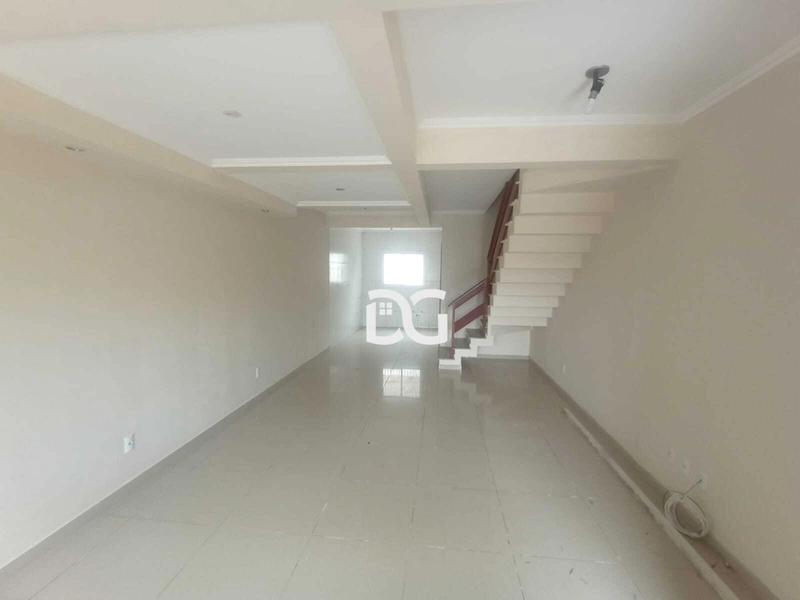 Duplex moderno e aconchegante, ideal para quem busca conforto: 3ª foto da galeria de imagens do imóvel