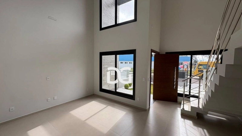 Duplex de 3 dormitórios, sendo 2 suítes, na Barra.: 4ª foto da galeria de imagens do imóvel