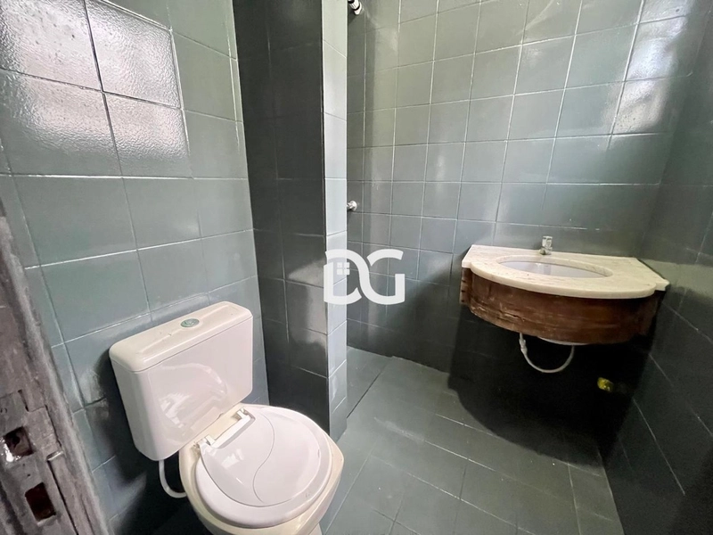 Excelente casa localizada a 01 quadra do mar com 5 dormitórios: 30ª foto da galeria de imagens do imóvel