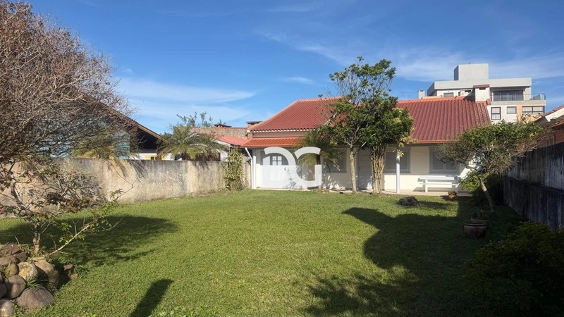 Casa disponível para aluguel de temporada, a apenas 250m da praia: 2ª foto da galeria de imagens do imóvel