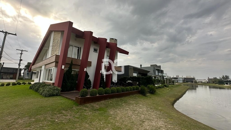 Casa no condomínio Riviera: 1ª foto da galeria de imagens do imóvel