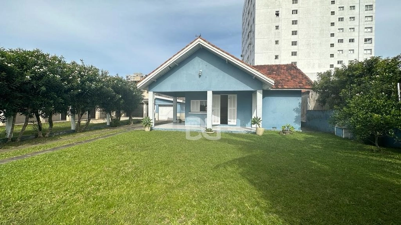 Casa para venda no centro de Tramandaí-RS: 2ª foto da galeria de imagens do imóvel