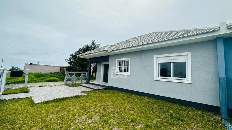 Casa nova a poucos metros do mar para venda.: 2ª foto da galeria de imagens do imóvel