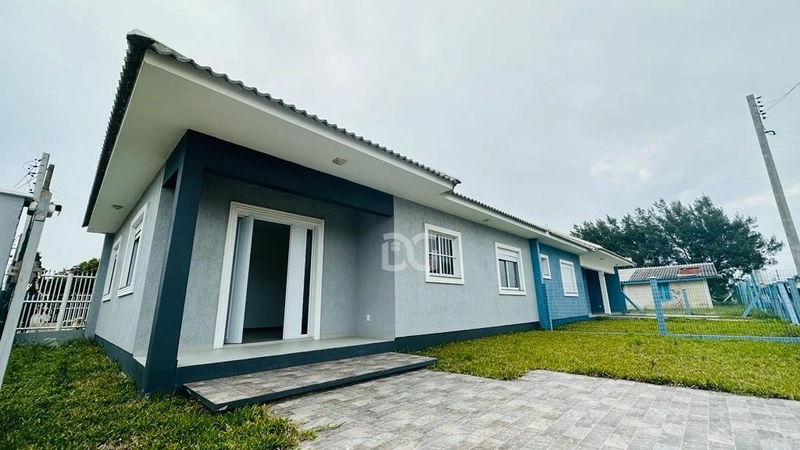 Casa nova a poucos metros do mar para venda.: 1ª foto da galeria de imagens do imóvel