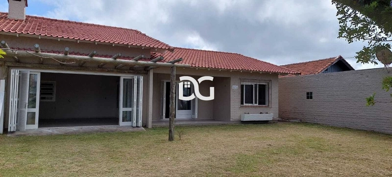 Imóvel espaçoso com 4 dormitórios: 5ª foto da galeria de imagens do imóvel