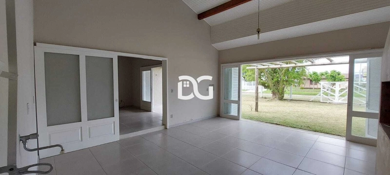 Imóvel espaçoso com 4 dormitórios: 14ª foto da galeria de imagens do imóvel